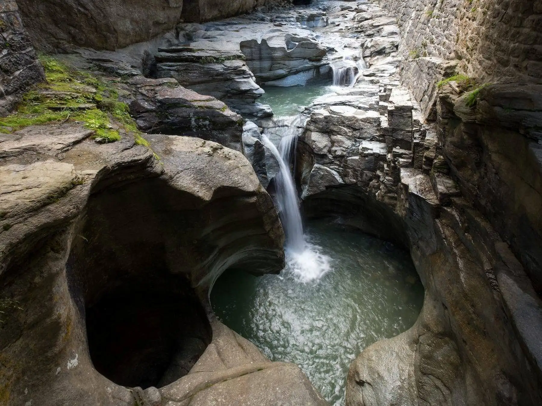 Cavaglia: Dove la Natura Svela i Suoi Segreti